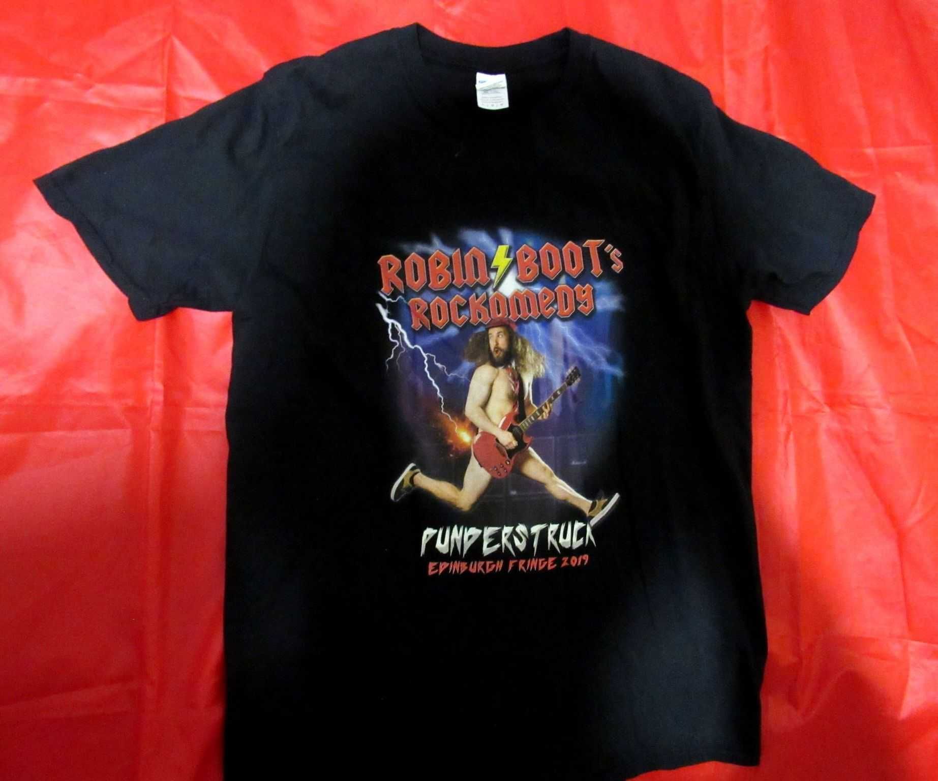 Рок-футболка с принтом Робин Бут (Robin Boot) с гитарой