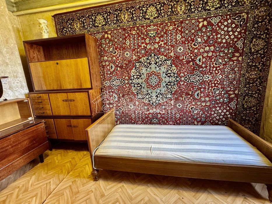 Продам 2 к квартиру у приватному будинку район вул. Польова