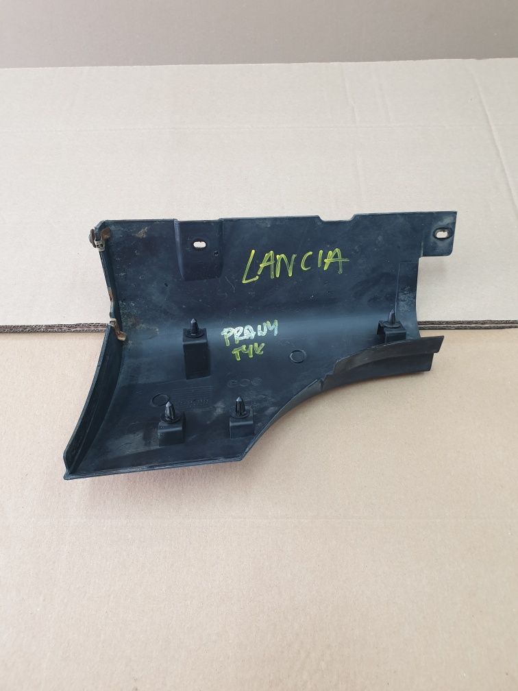 osłona progu prawego  tylnego lancia delta 3 2011
