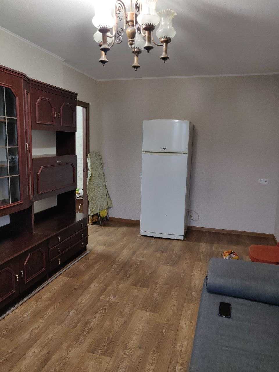 Продам 1 комнатную квартиру с ремонтом 521мкрн