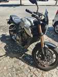Honda CB650R com extras