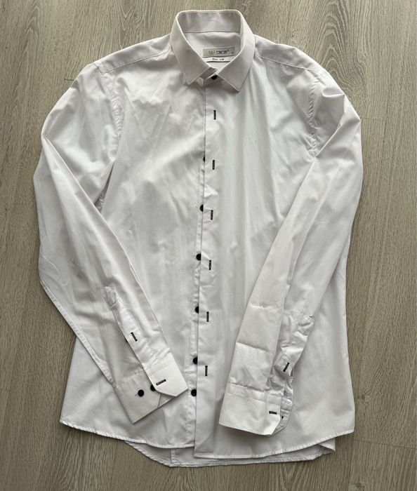 Костюм чоловічий та різні сорочки М