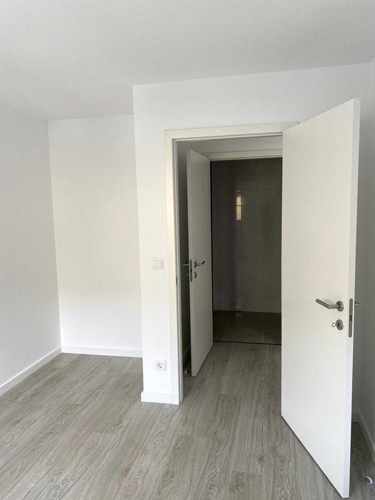 Alugo T1 Novo junto ao Glícinias