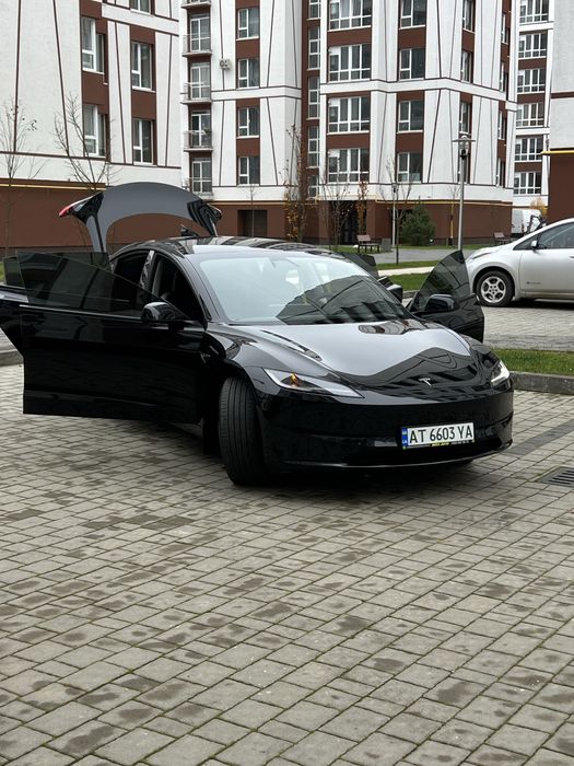 Tesla Model 3 2024 Highland