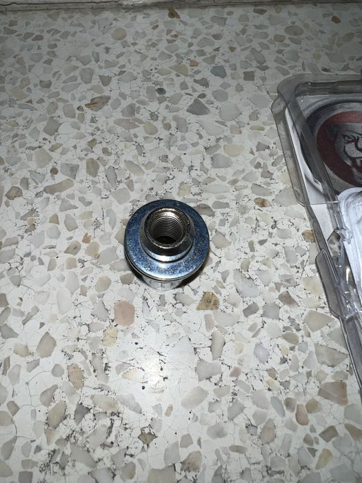 Śruby zabrzpieczajace do felg McGard Jaguar