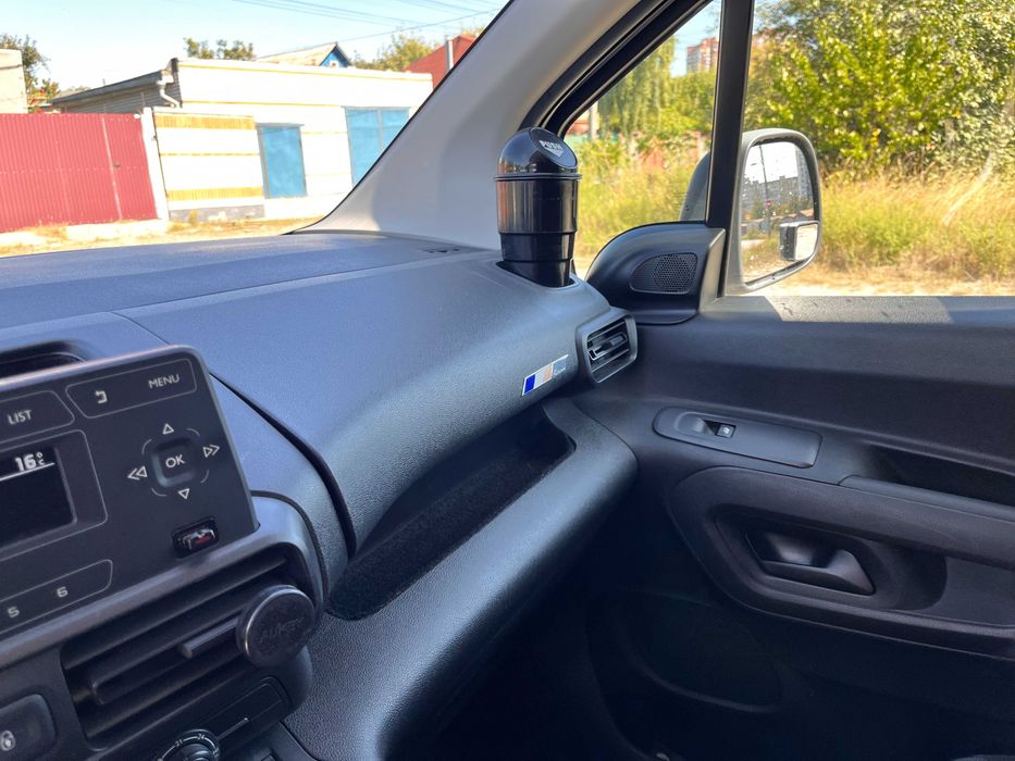 Продам свій автомобіль Citroen Berlingo 2019