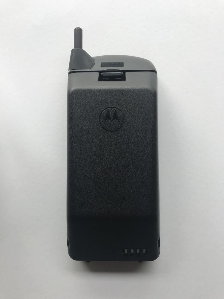 Telemóvel Motorola muito antigo (usado)