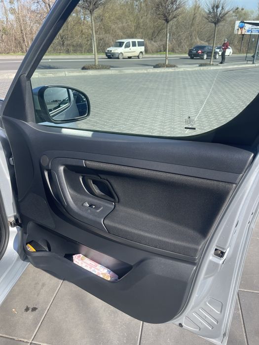 Автомобіль skoda roomster