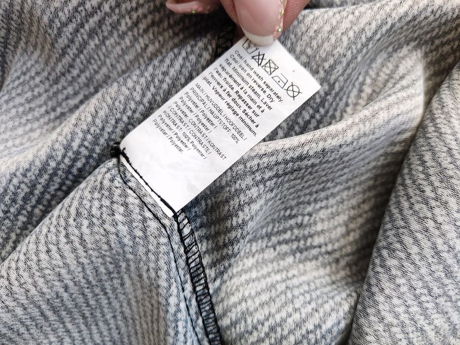 Śliczna bluzka z odkrytymi ramionami lato letnia asymetryczna 38