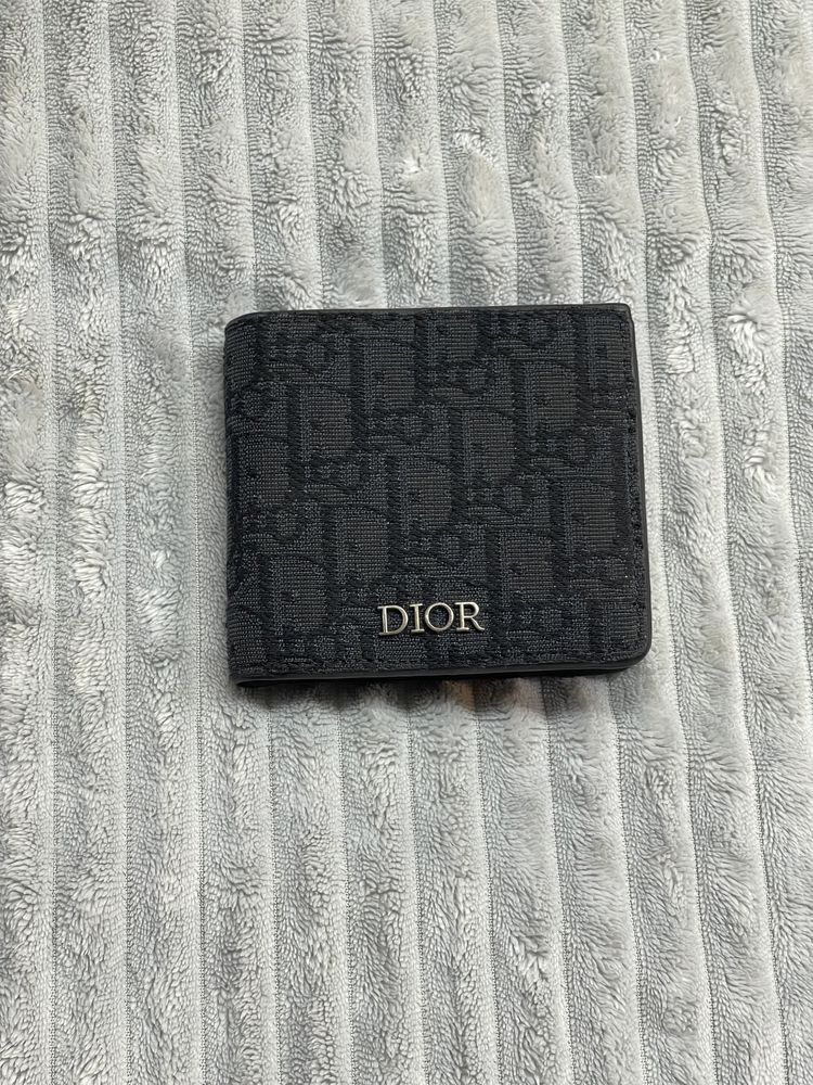 Carteiras Louis Vuitton e Dior