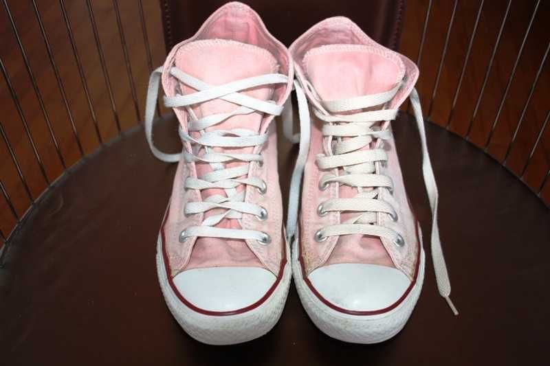 Botas cor de rosa marca Converse All Stars cano alto. Tamanho 38.