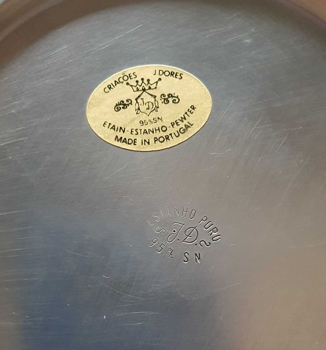 Pote em estanho, criação J. Dores.