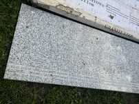 Stopnica Granitowa Z Ryflem Antypoślizgowym Szary Drobnoziarnisty
