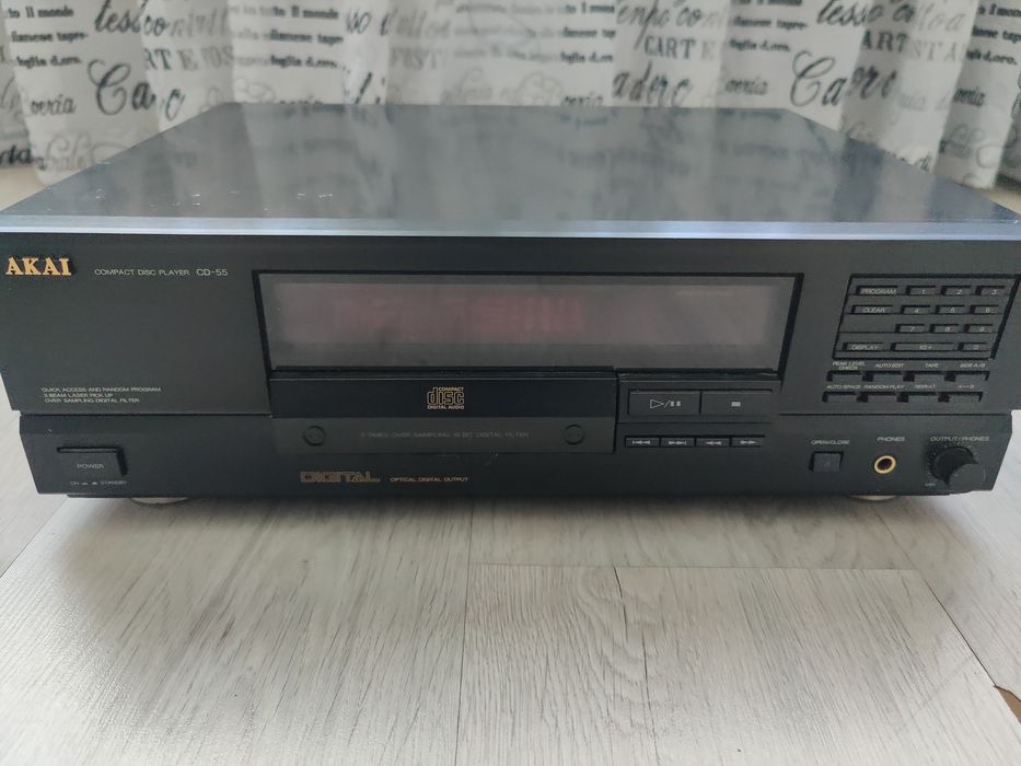CD проигрыватель AKAI CD-55