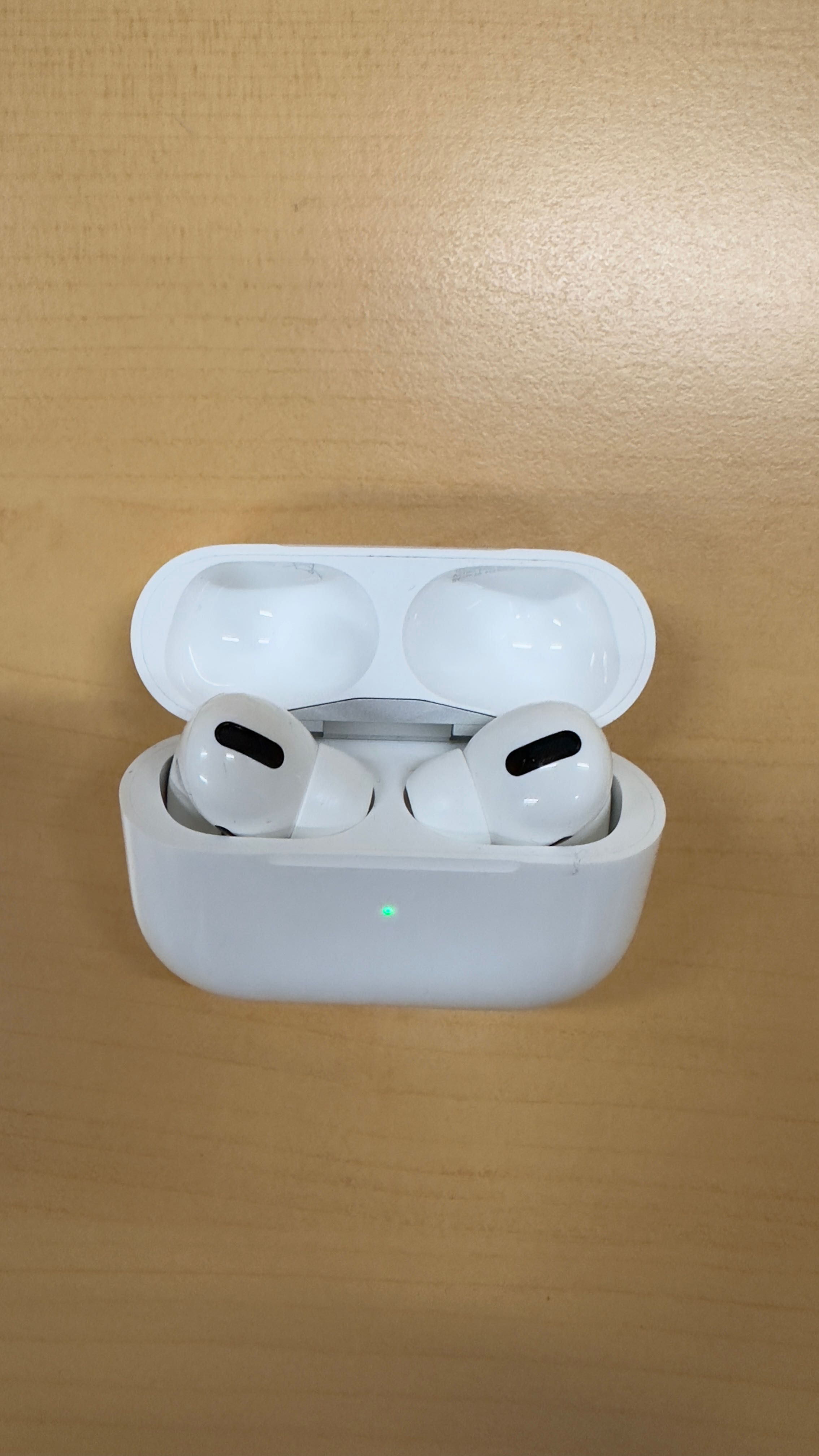 Apple AirPods Pro Original.