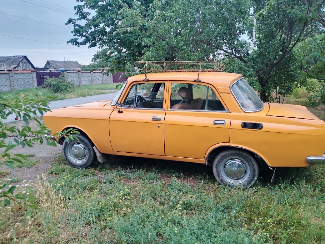 Срочно продам москвич 2140