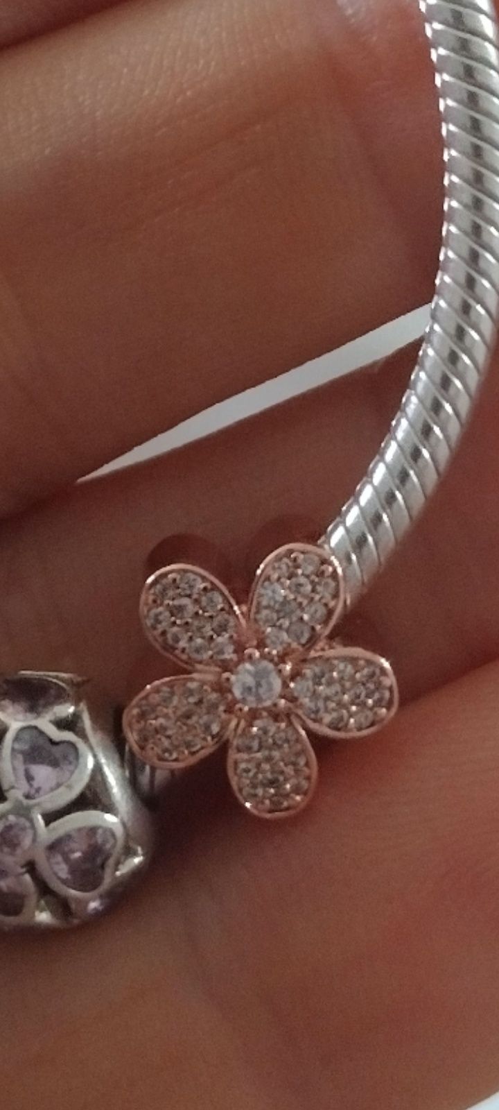 Pandora charms Olśniewająca Stokrotka Rose