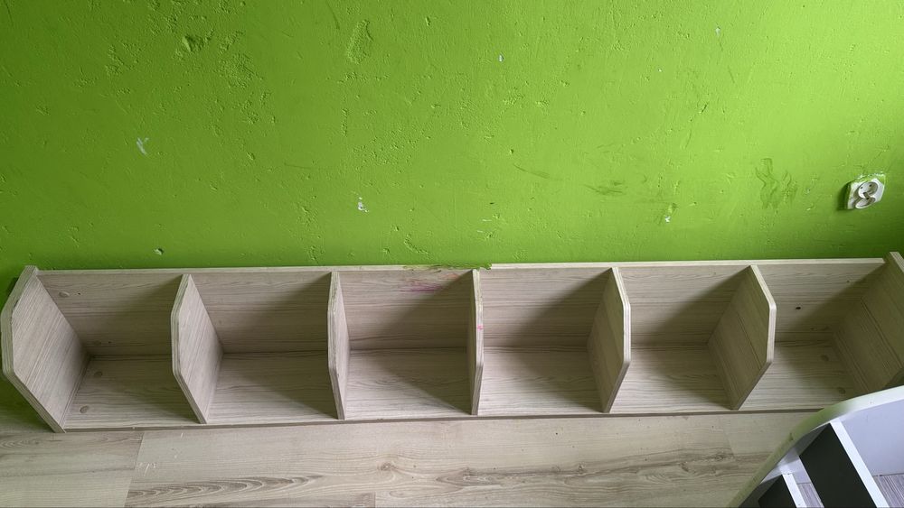 Meble ze śladami dużego zużycia