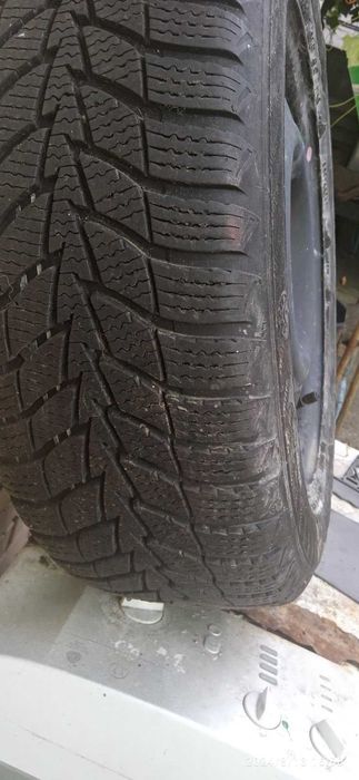 Автомобильное колесо в сборе.