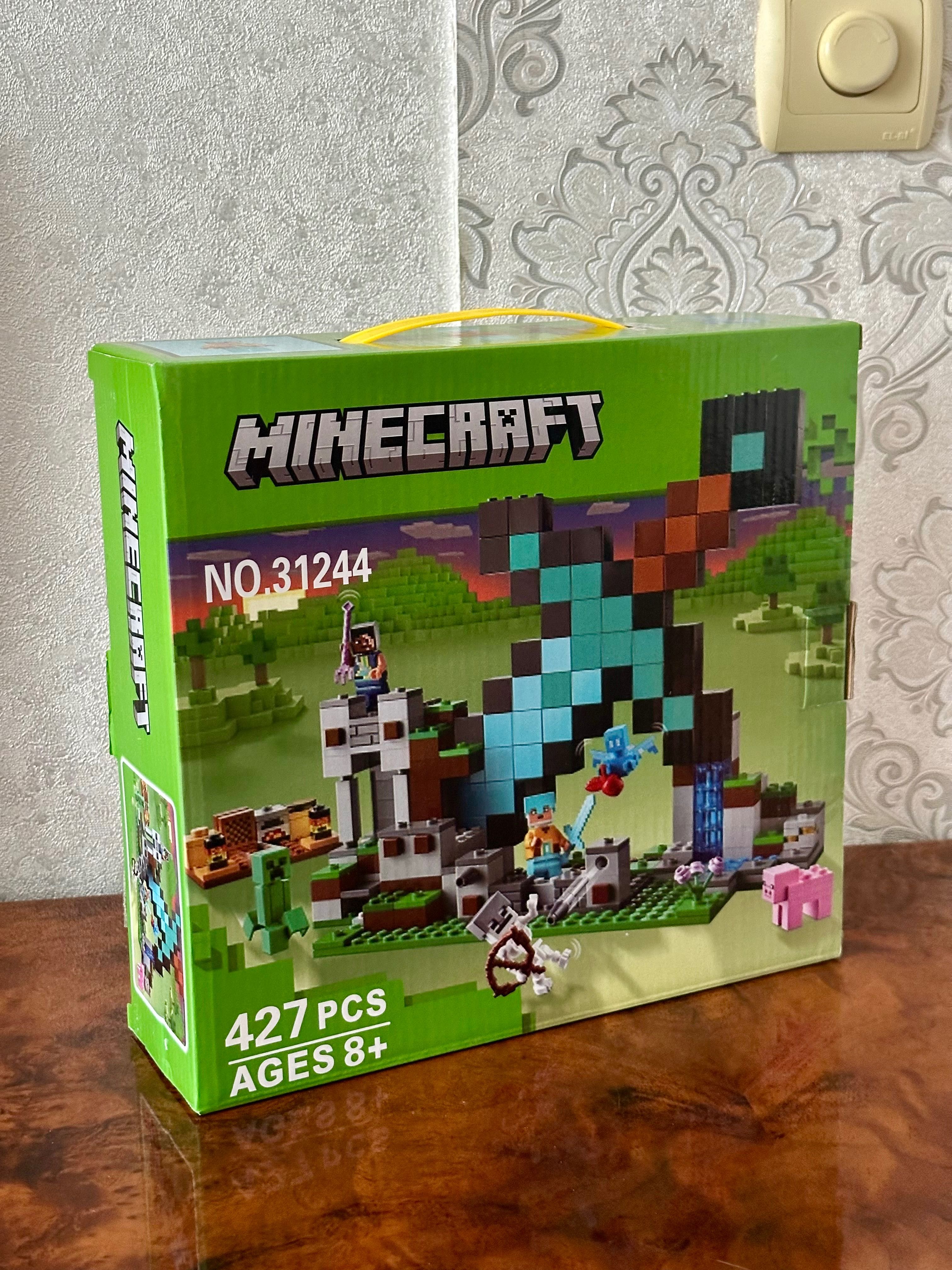 Конструктор Майнкрафт Застава меча . Конструктор Minecraft