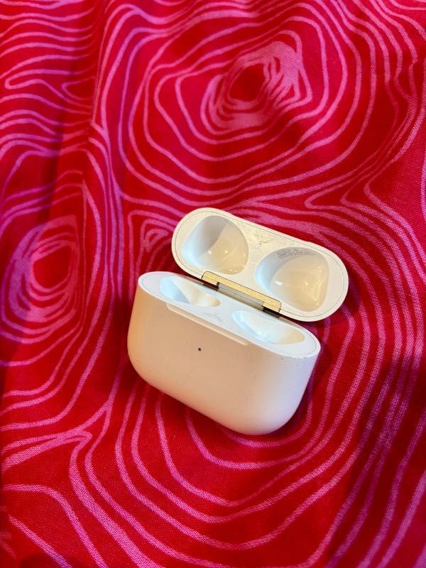 Продаю свої навушники AirPods 3