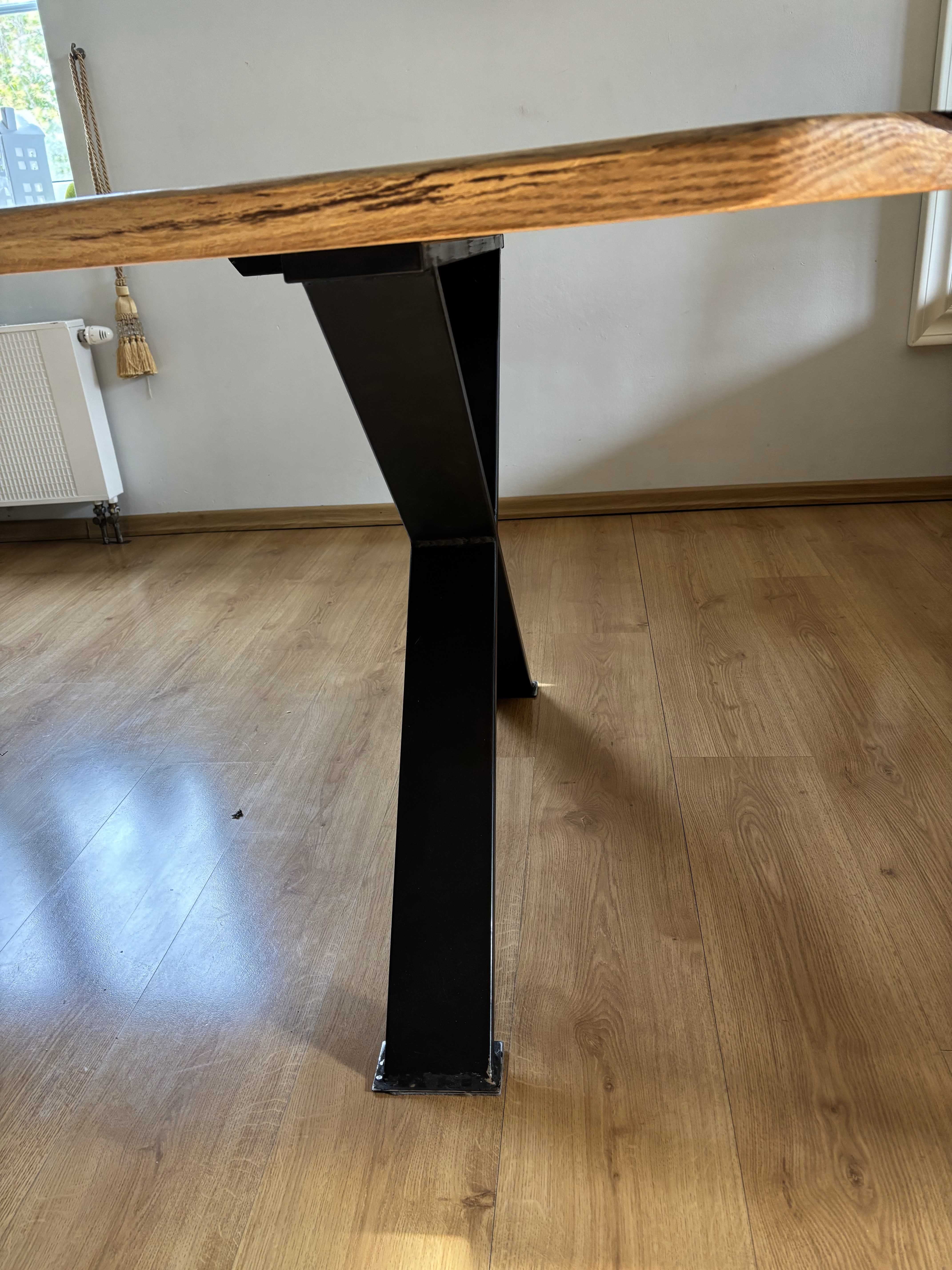 Stół z litego drewna dębowego
