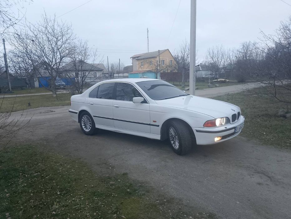 Продам гарну BMW E39