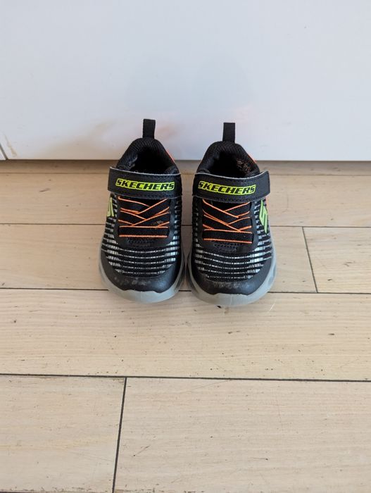 Sprzedam Sneakersy r.21