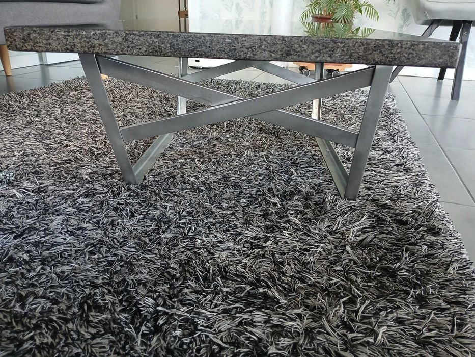 Mesa de centro em pedra