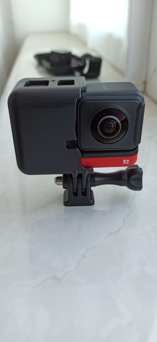 Камера insta 360 ONE R, twin edition, стан нової
