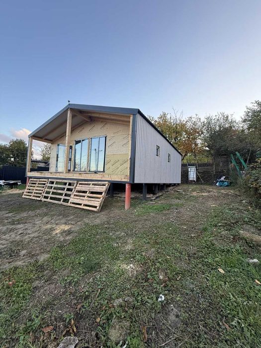 Продається новозбудований каркасний будинок на вул. Каховській