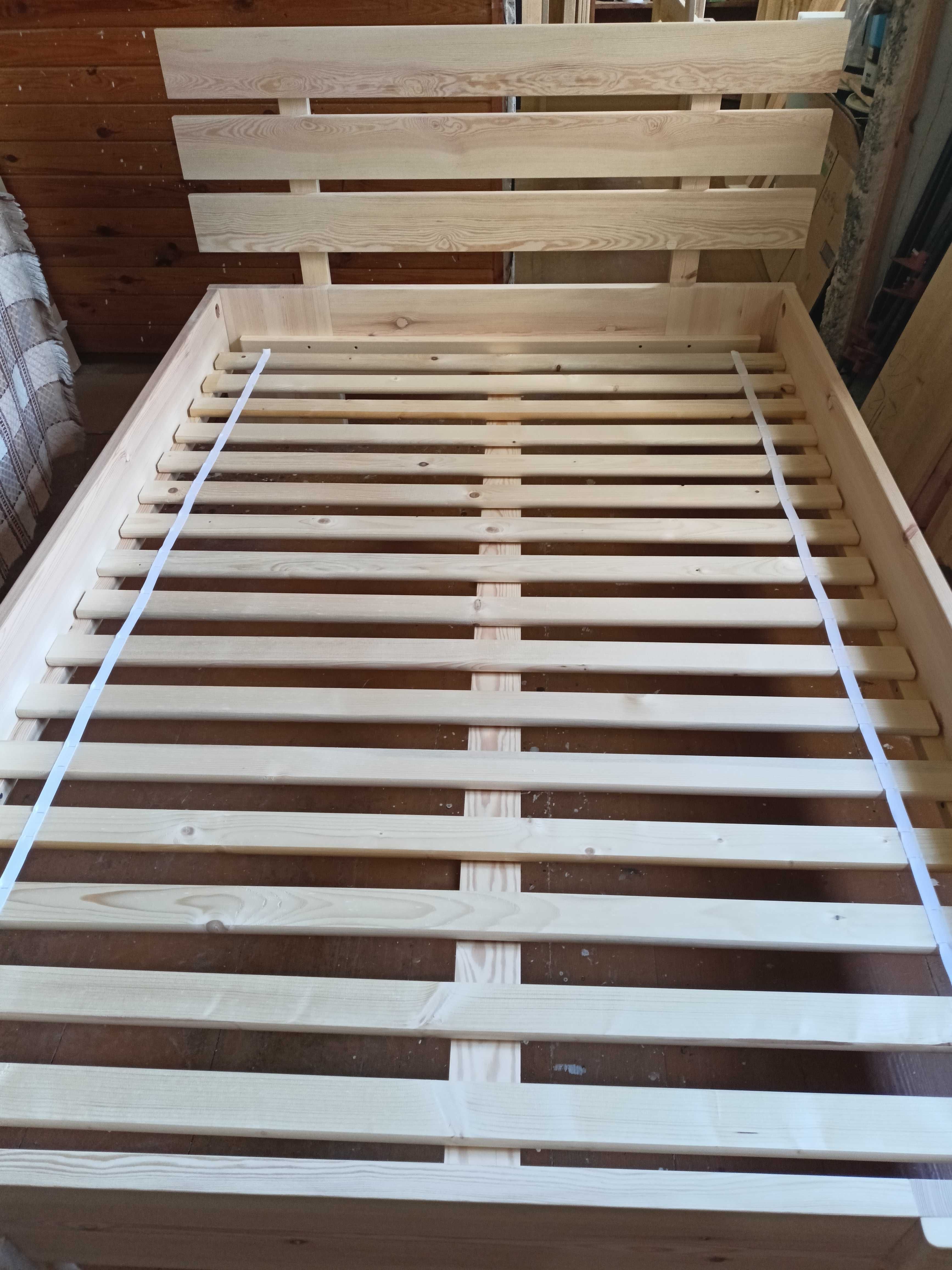 Modne/stylowe łóżko sosnowe-drewniane 140x200