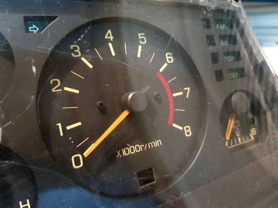 Приборка Nissan Silvia S110 Приборная панель Щиток приборов Datsun 200