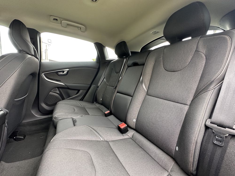 Volvo V40 1.6 D2 ‘ Cross Country ‘  GARANTIA