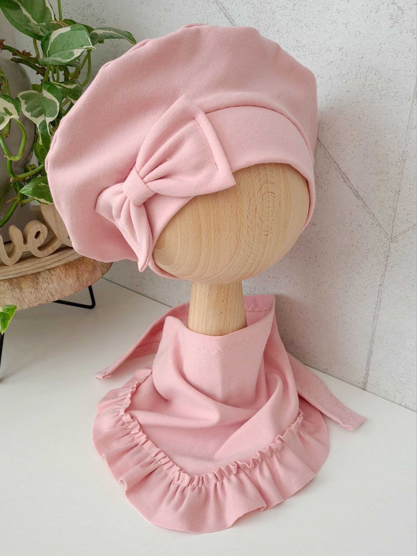 Komplet wiosenny czapka beret i chusta z falbanką