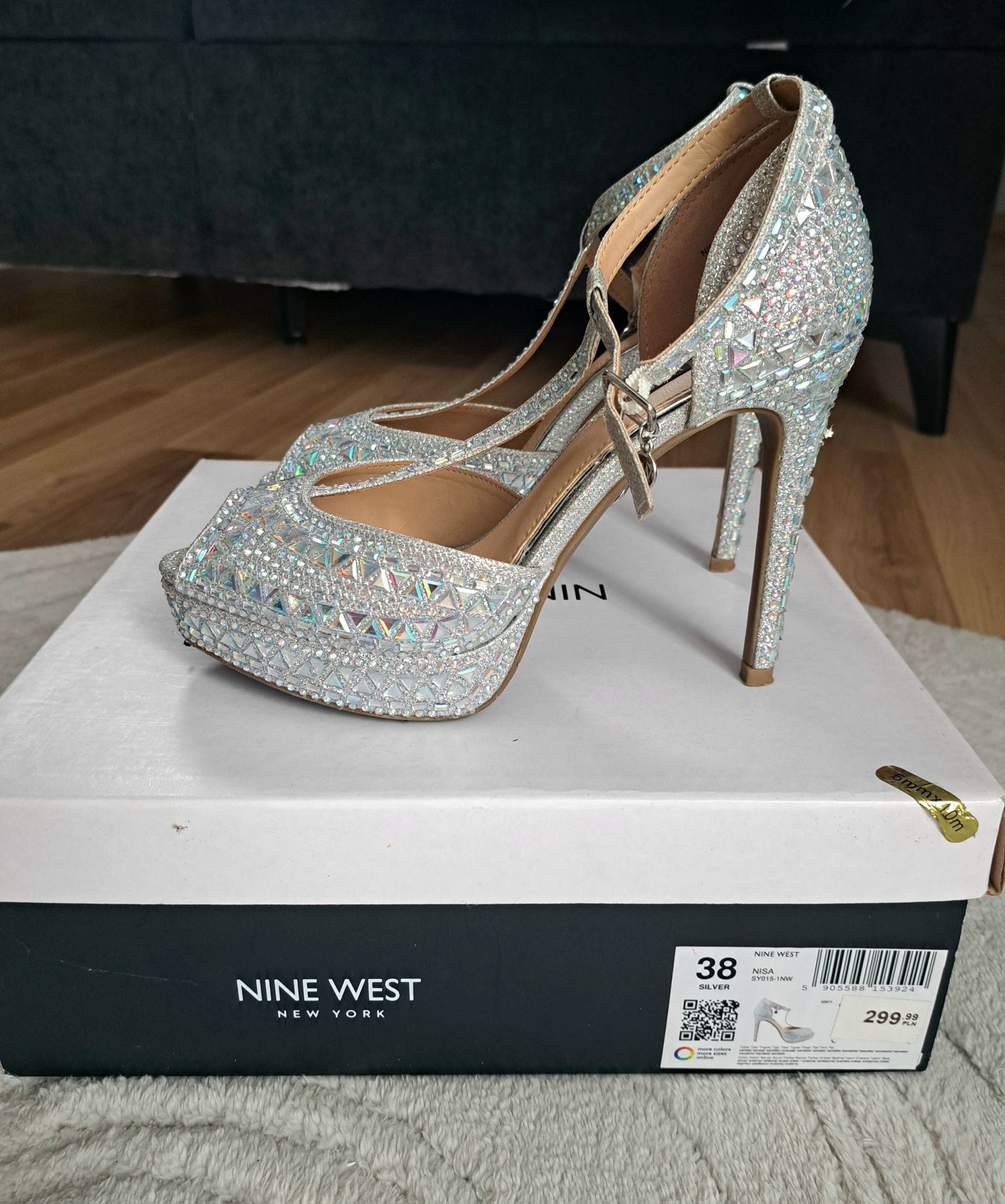 Szpilki Nine West r. 38 na platformie cyrkonie srebrne