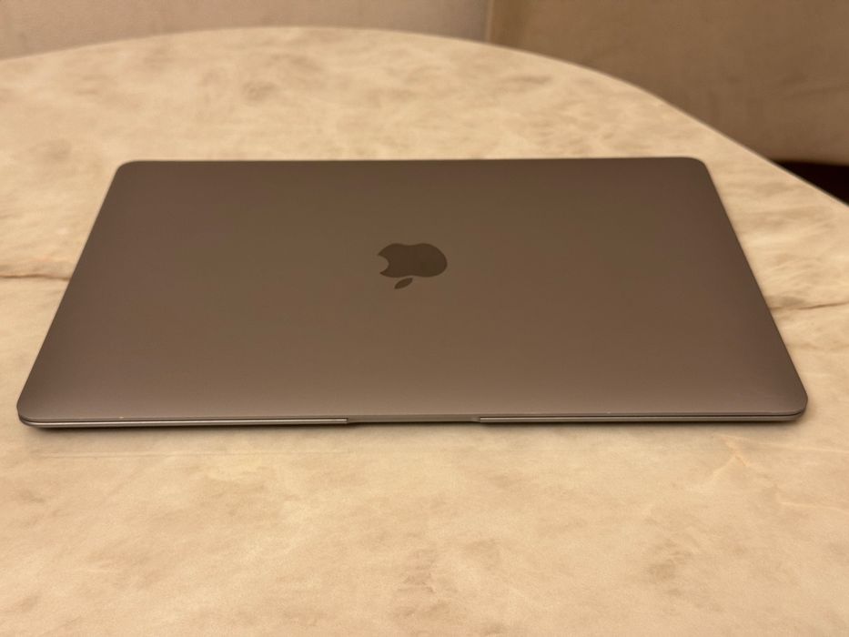 MacBook Air M1 8/256Gb акб 100%