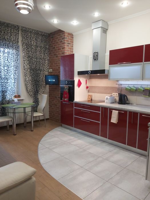 Троєщина.  Дизайнерська VIP квартира вул.  Лаврухіна.  ТРЦ "Район"