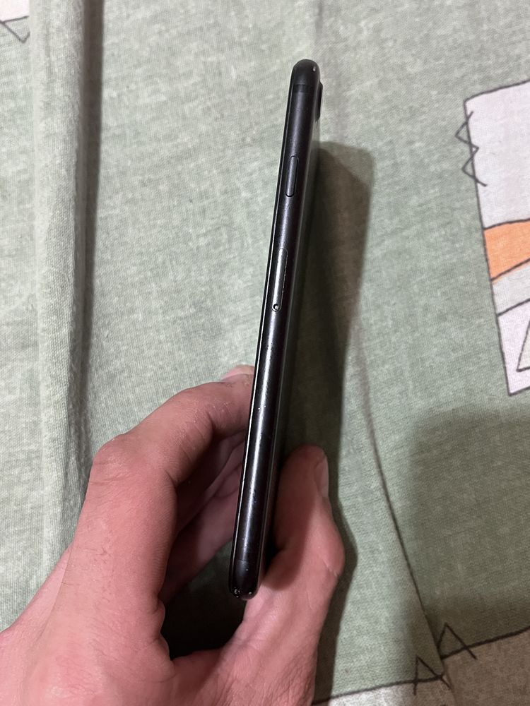IPhone 7 black 32GB Neverlock айфон