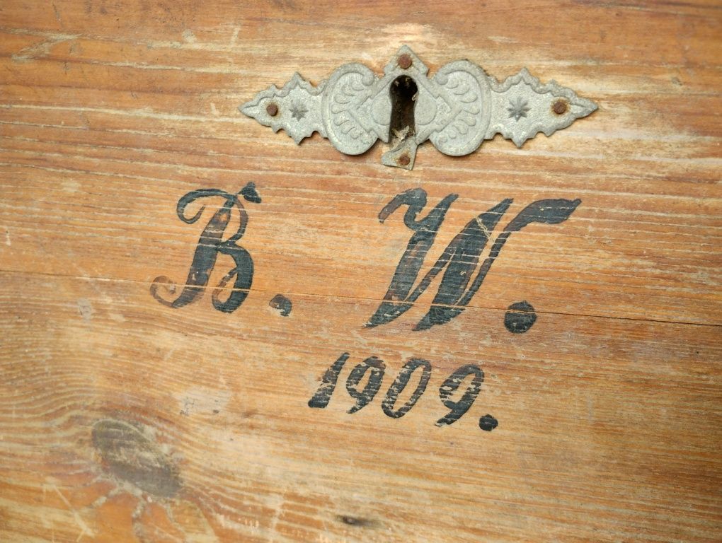 Stary kufer skrzynia Antyk 1909 r 110 x 55
