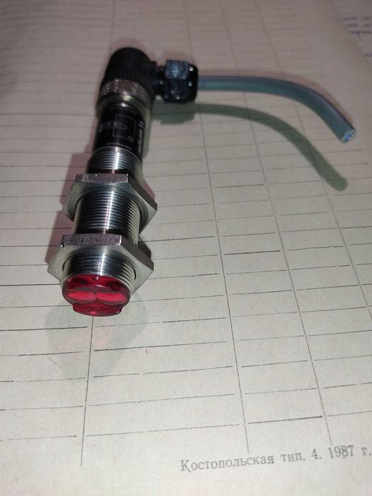 Датчик оптичний рефлекторний Wenglor М18