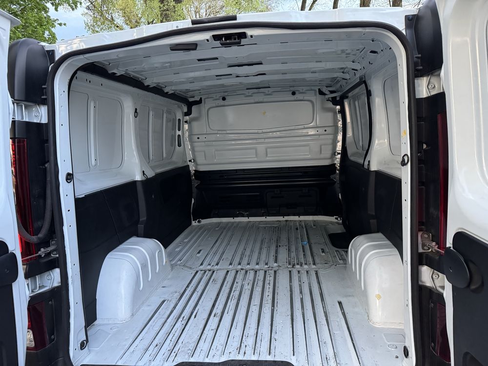Renault Trafic 3 2.0dci 108 tys 2021rok full led 3os ZAMIANA