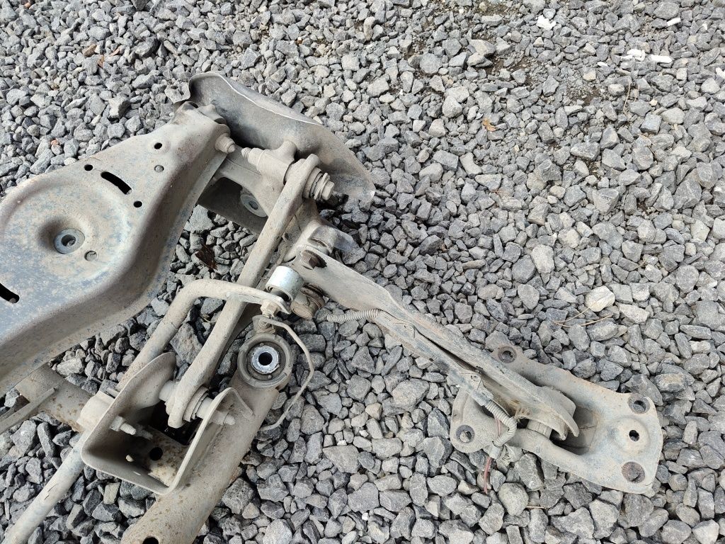Wózek zawieszenie sanki trawers tył volkswagen passat b6 TDI sedan