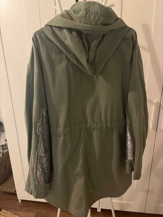 Corta vento verde ZARA