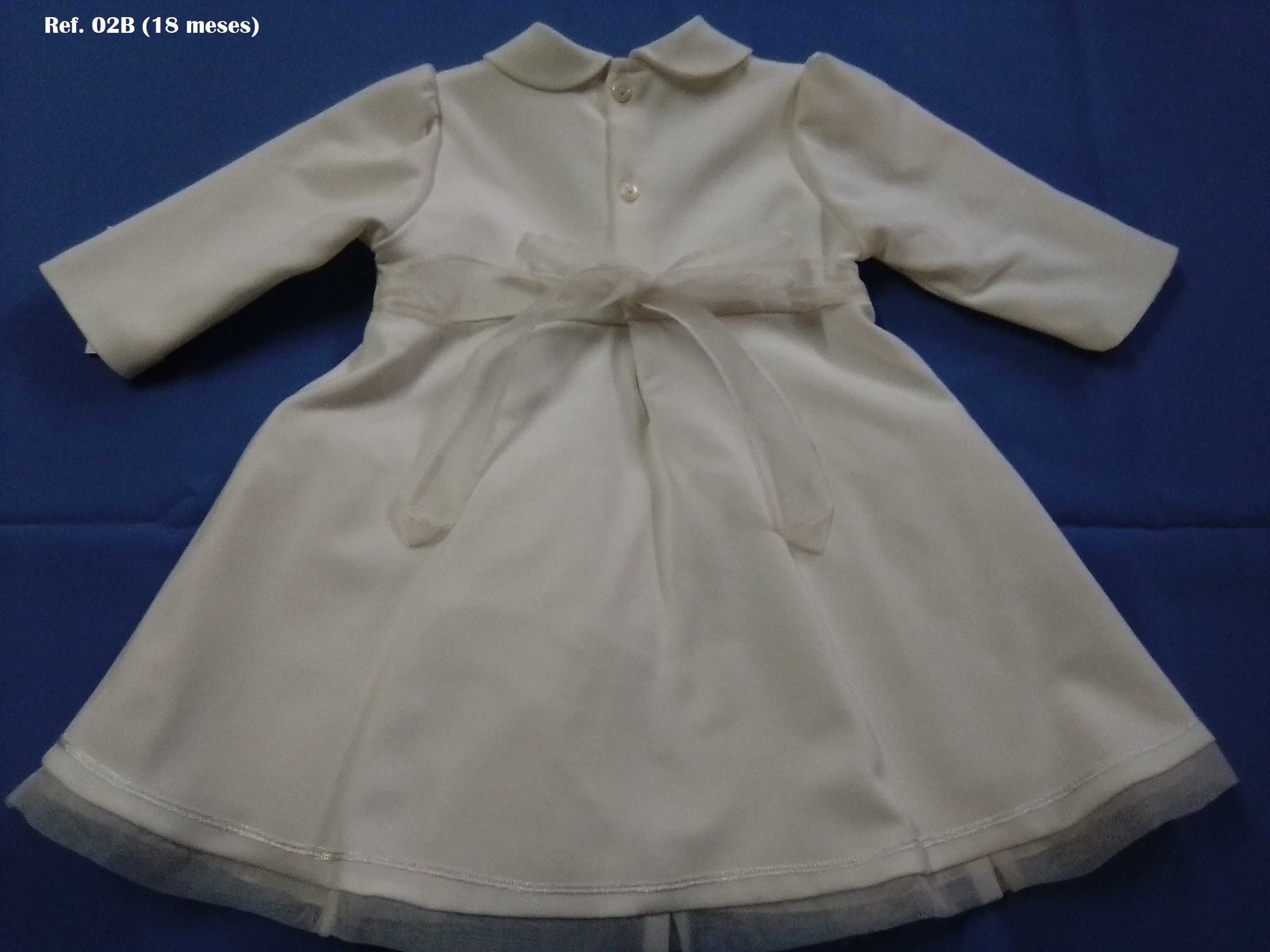 Vestidos de Batizado (vários modelos: 4 de 18 meses e 1 de 24 meses)