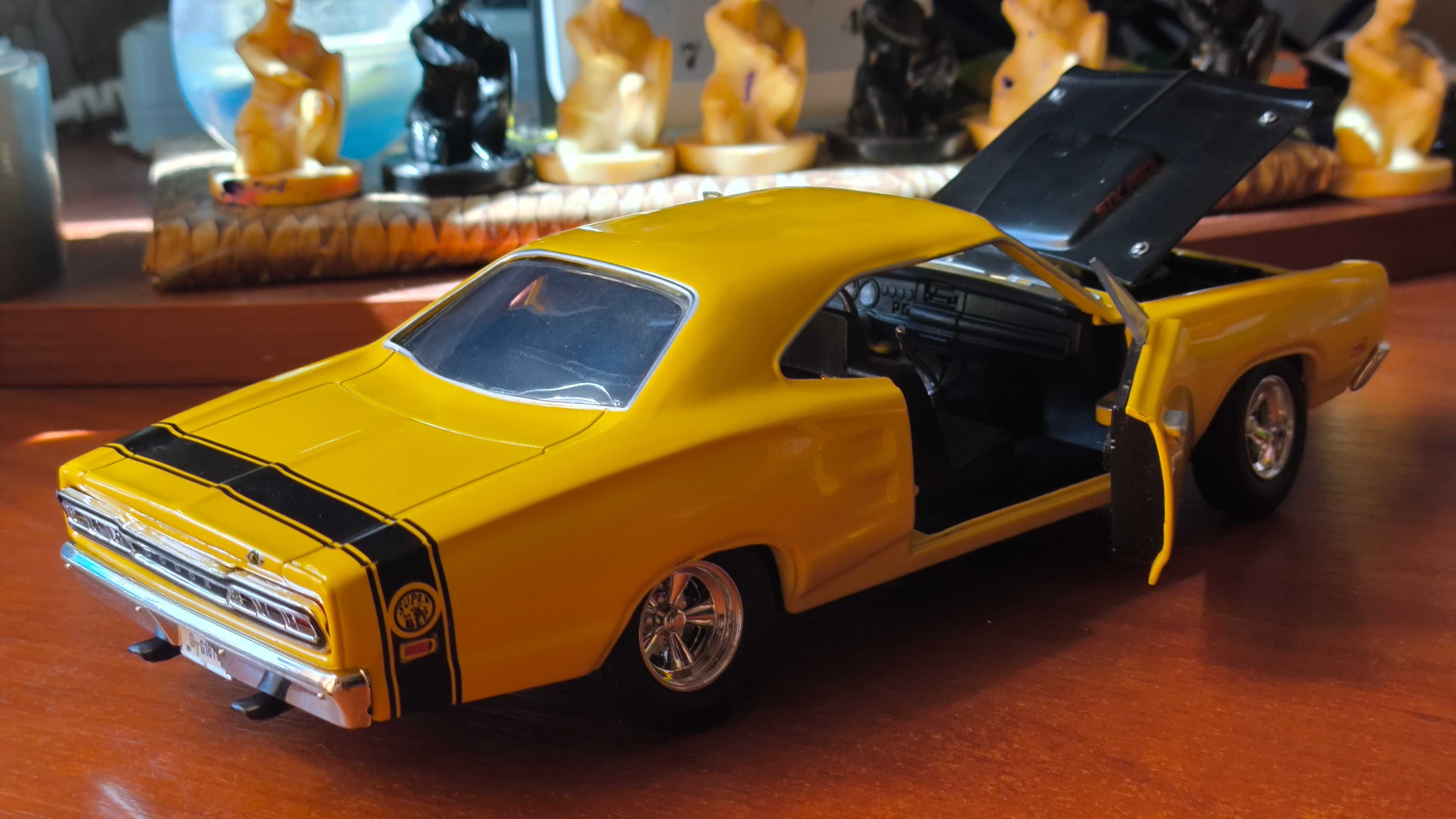 Модель Dodge Coronet Super Bee 1/24 Motormax