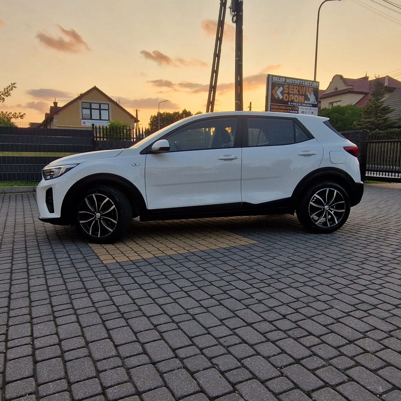 Kia Stonic ~~Kia Stonic 1,2 Benzyna~~Klima ANDROID AUTO Mały Przebieg nowe opony
