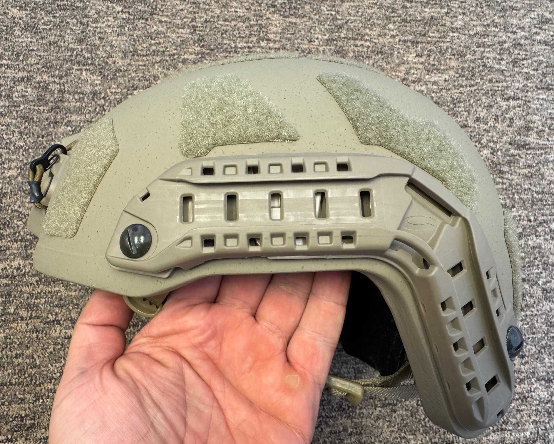 Ops-Core FAST RF1 High Cut Helmet Tan z pokrowcem Ops-Core MultiCam