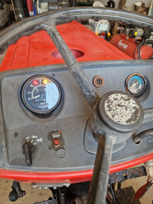 Vendo trator e reboque