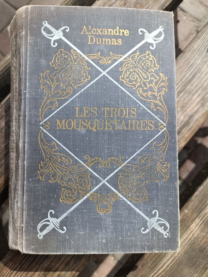 Олександр Дюма. Три мушкетери. Книга французькою мовою